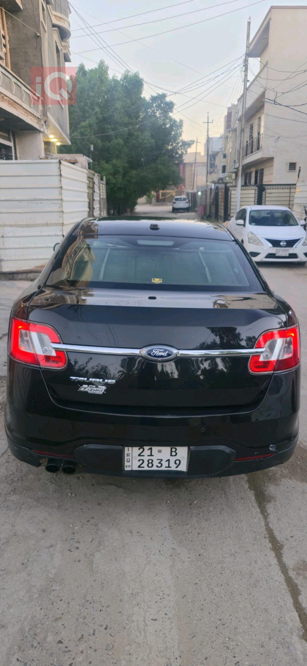 Ford Taurus